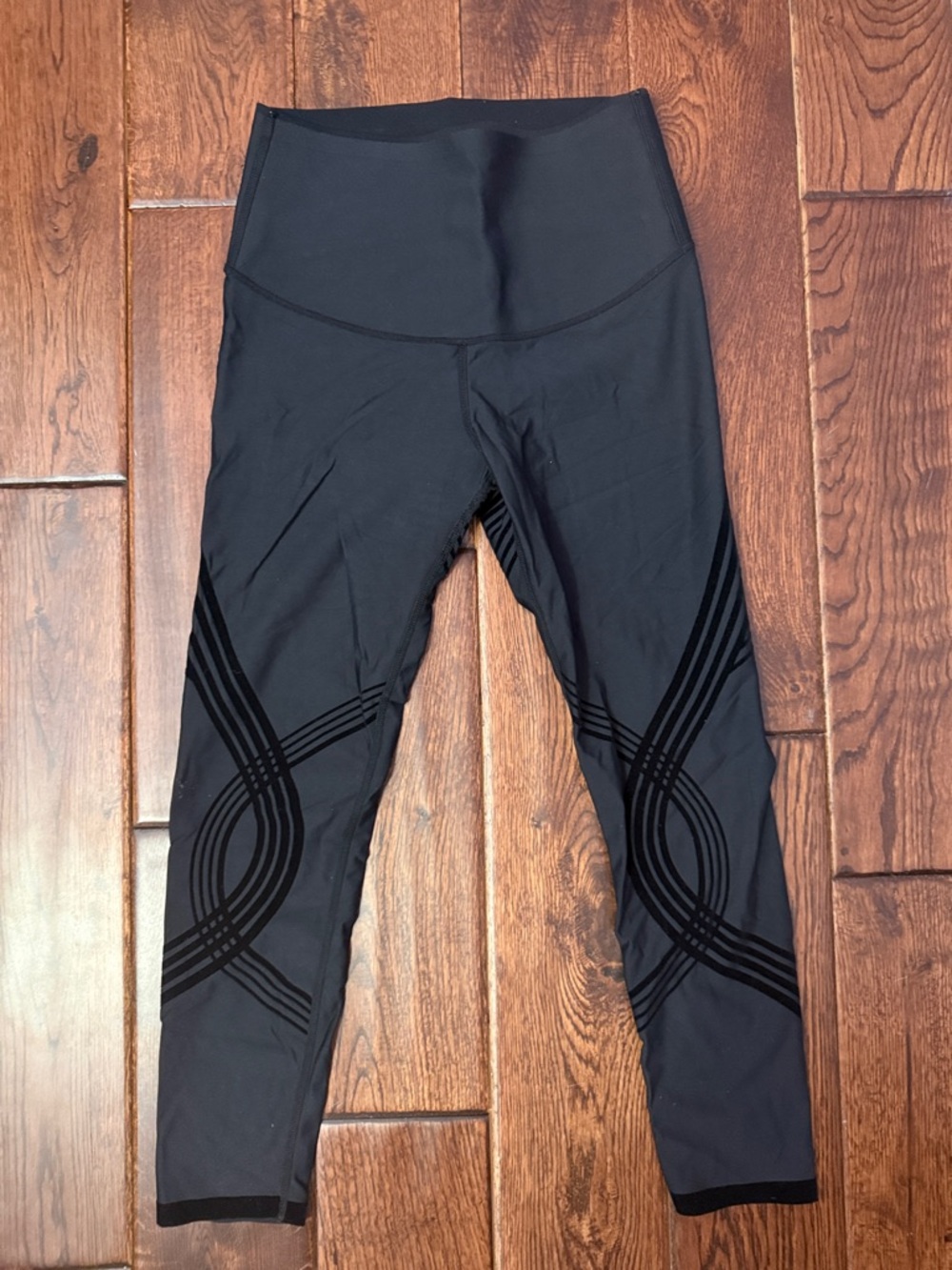 High-Waist Black Active Leggings with Matte Stripe Detailing